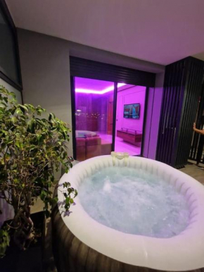 luxury Studio with jacuzzi